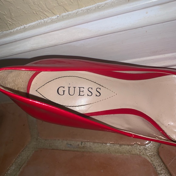 ‼️GUESS Red Pumps‼️ - Picture 3 of 6